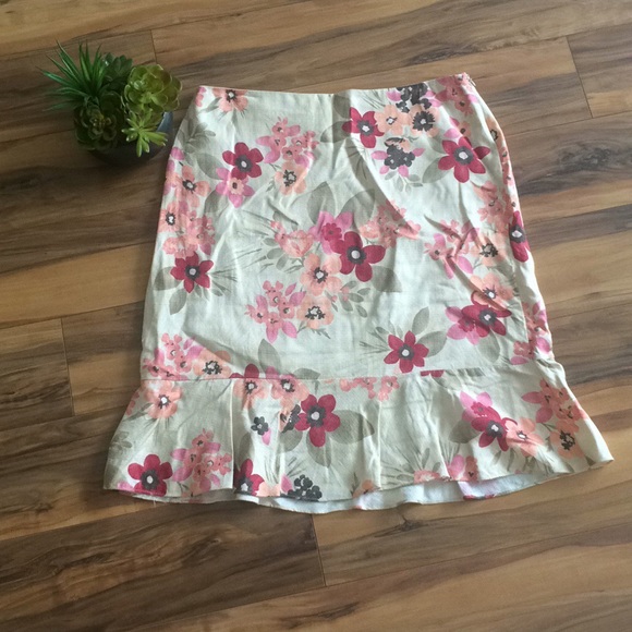 LOFT Dresses & Skirts - LOFT Tan with Pink Floral Print Trumpet Skirt